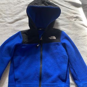 Bright blue 2T north face